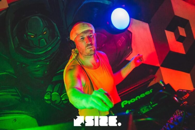 Ross Harper LIVE on the Virtual Sessions presented by The DJ Sessions